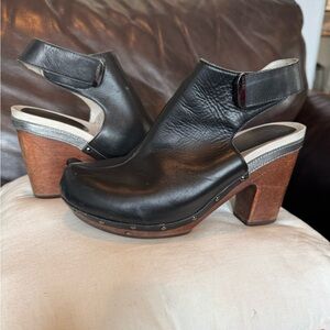 Jambu Women's Black Leather Platform Clog Sandals 10